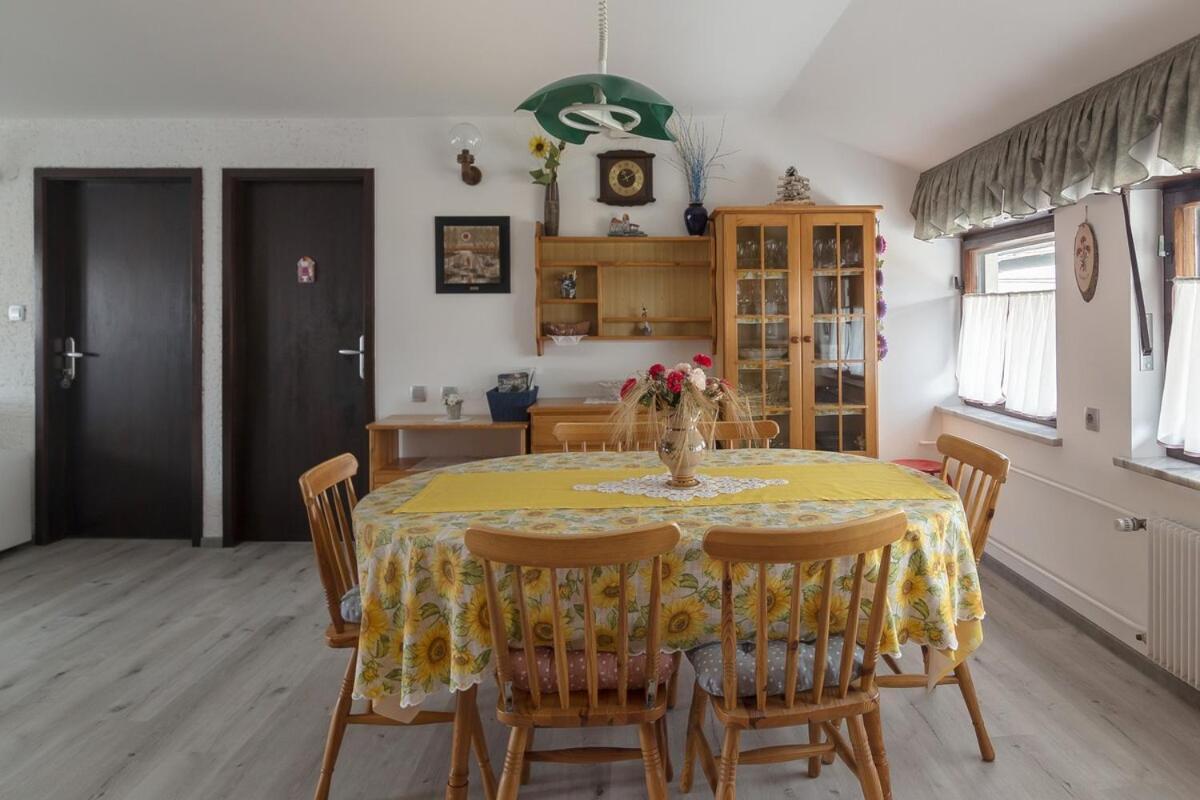 Family Apartment Nakiteya Ljubljana Eksteriør bilde